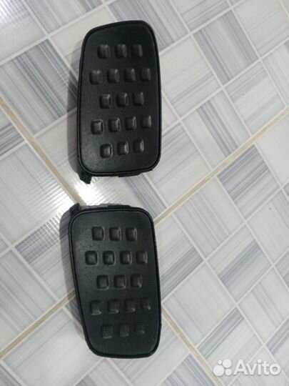 Заглушки в бампер Toyota Filder