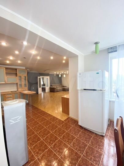 2-к. квартира, 87 м², 2/9 эт.