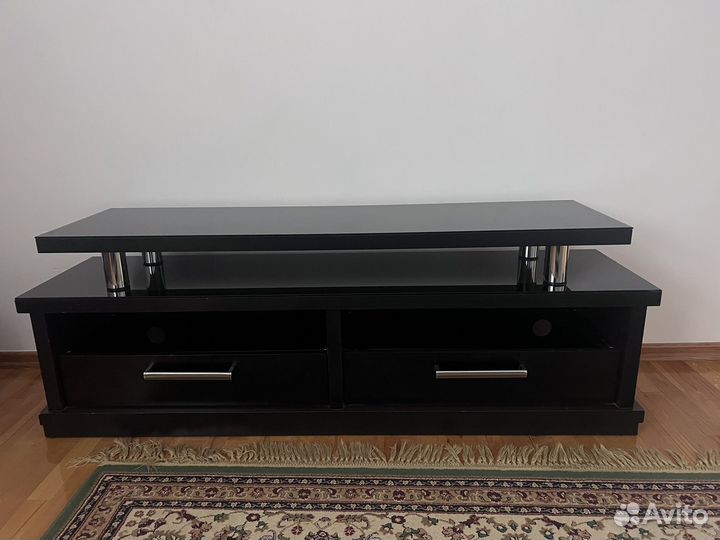 Тумба под телевизор