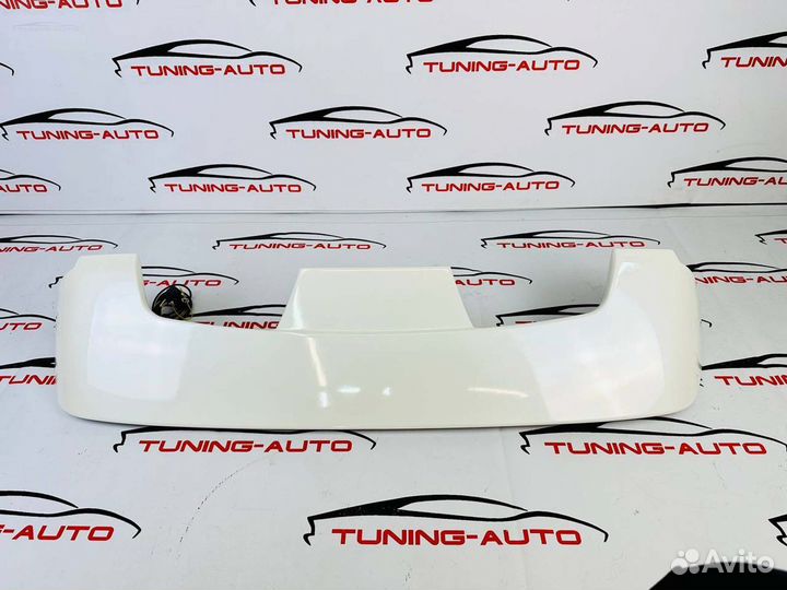 Спойлер на верх Toyota Land Cruiser 200 LED G7714