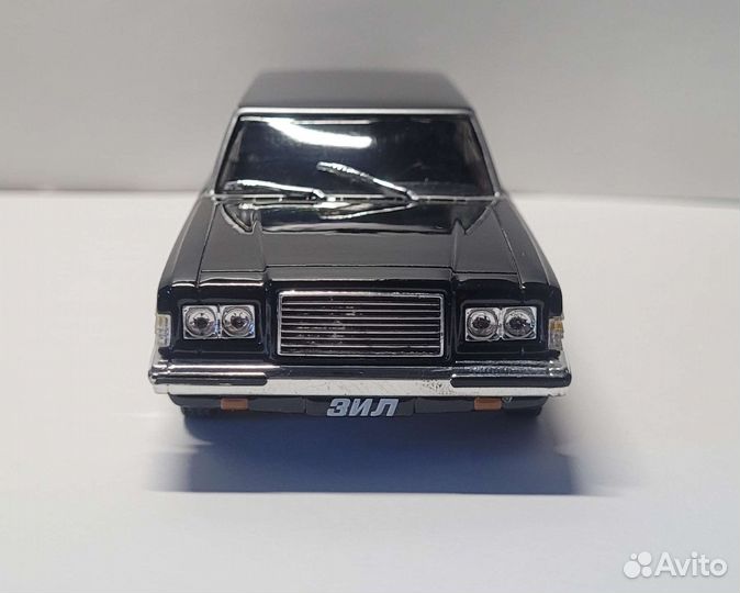 Модель Легенды СССР от DeAgostini 1/43 ЗИЛ - 4104