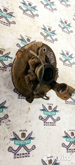 Кулак передний правый Ровер 200