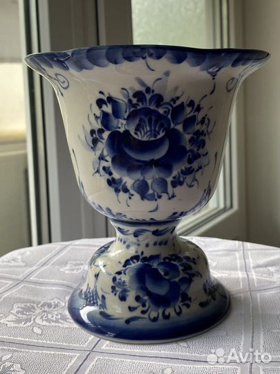 Ваза на ножке Гжель