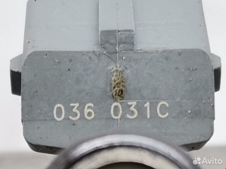 Форсунка Volkswagen Golf 3 1999 036906031C