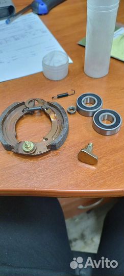 Колодки тормозные + 2 подшипника, минако v8