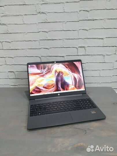 Ноутбук HP Laptop 15s-eq1261ur 15.6