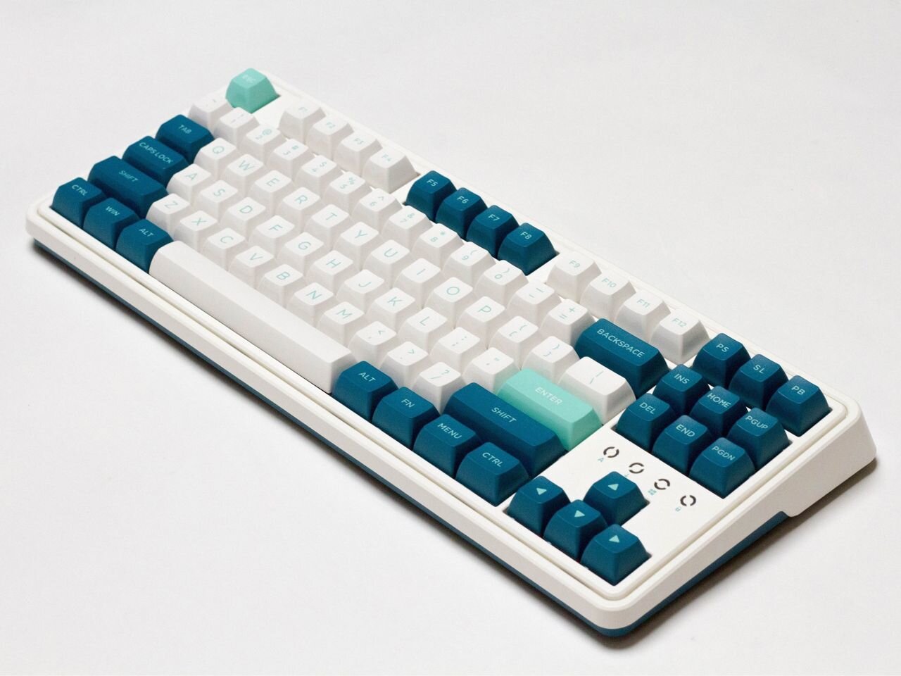 Geek side. Geek side. Ducky one 3 daybreak tkl. Abs keycaps. Ducky one 2 tkl pudding edition.