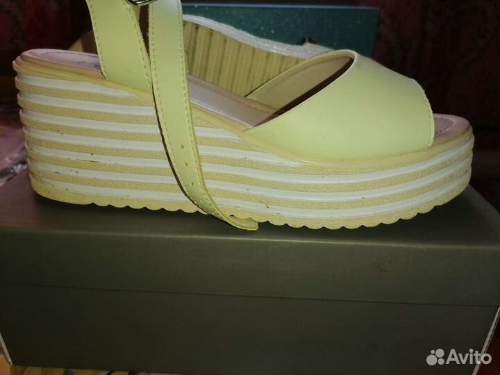 Босоножки женские 39 размер