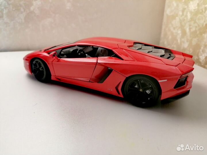 Lamborghini aventador LP700-4 Burago 1:18