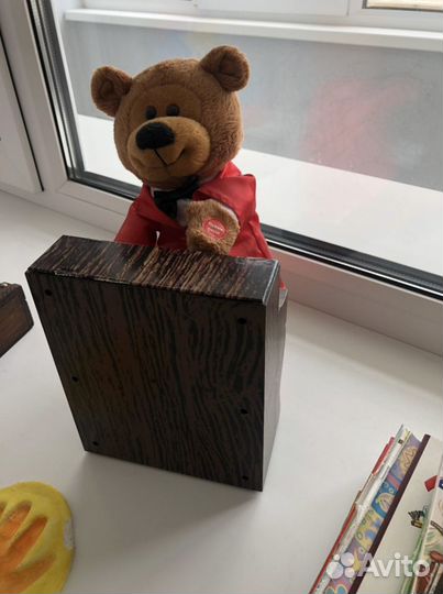 Медведь сувенирный поющий