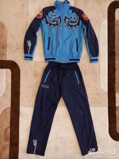 Спортивный костюм