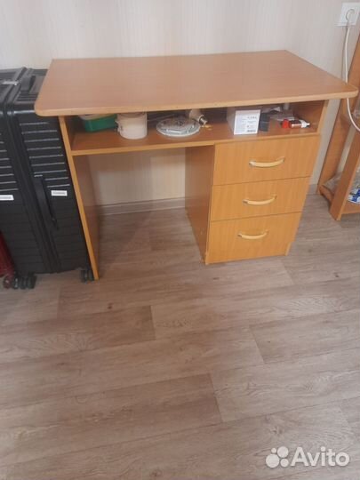 Письменный стол для школьника бу