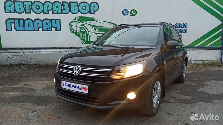 Кронштейн защиты Volkswagen Tiguan 5N0018936A