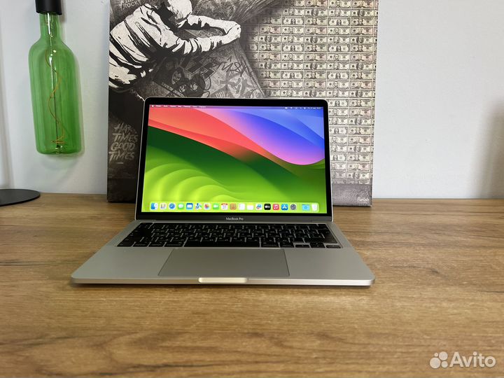 MacBook Pro 13 2020 i5 2.0 16 gb / 512 gb SSD