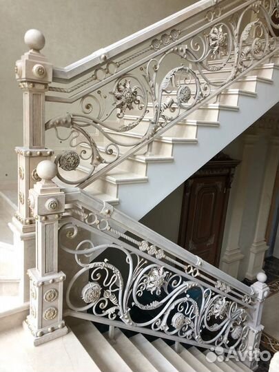 Лестницы кованные, на металлокаркасе, винтовые