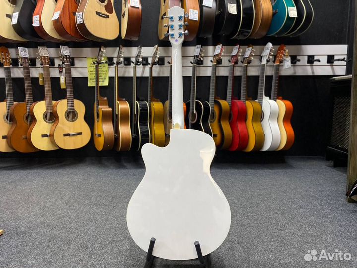 Гитара электроакустическая белая