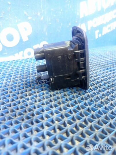 Кнопка стеклоподъемника Mercedes-Benz W169 хэтчбек