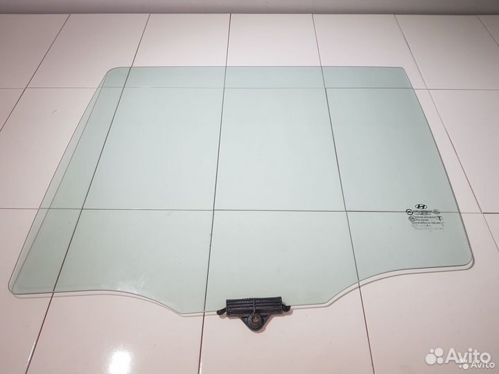 Стекло заднее левое Hyundai Santa Fe 06-12