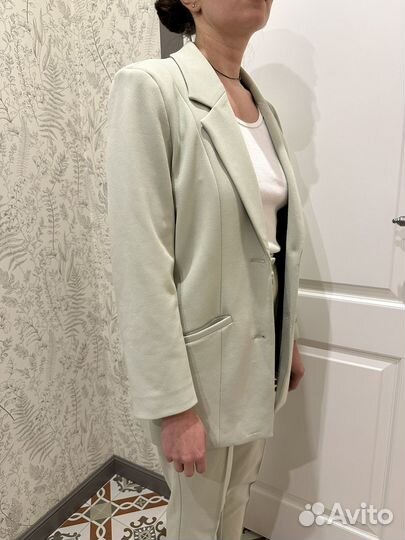 Брючный костюм Rezerved 34 eur ментоловый светлый