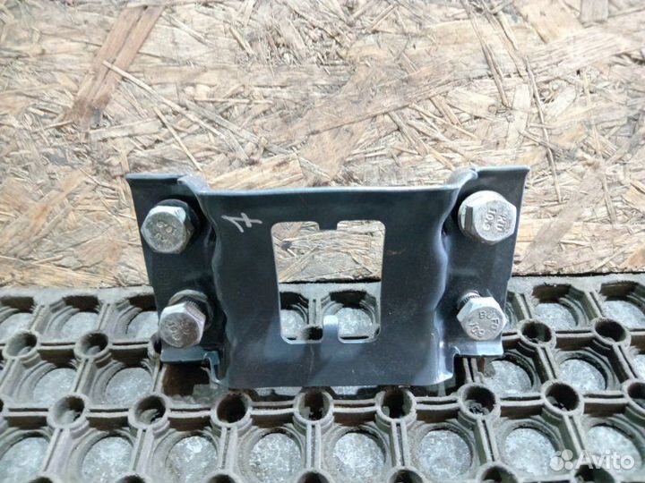 Кронштейн ресивера Scania P8X400 самосвал DC13 153