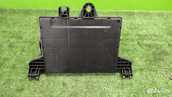 Блок предохранителей Opel Astra J 2010