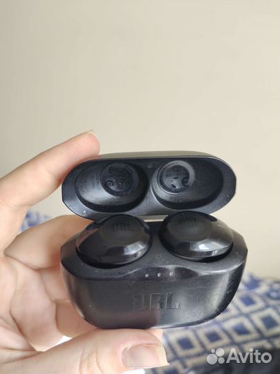Беспроводные наушники jbl tune 220