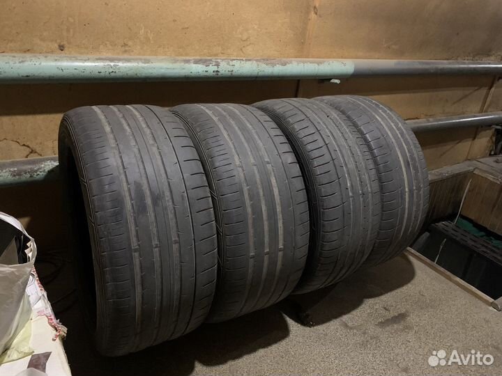 Dunlop SP Sport Maxx 050+ 245/45 R19 и 275/40 R19 96H