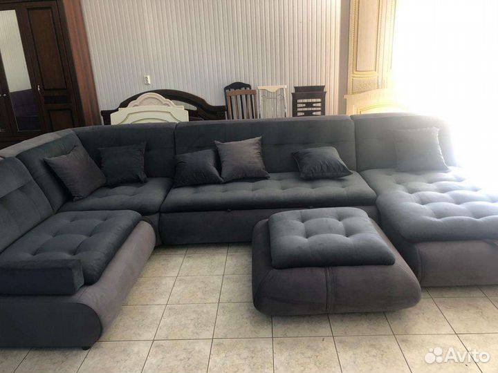 Угловой диван с отоманкой