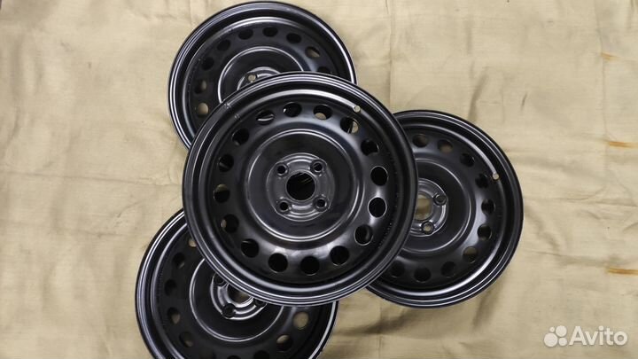 Диски R16 на Hyundai Solaris, Kia Rio, черный