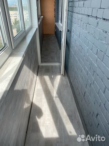 Отделка балкона ламинатом