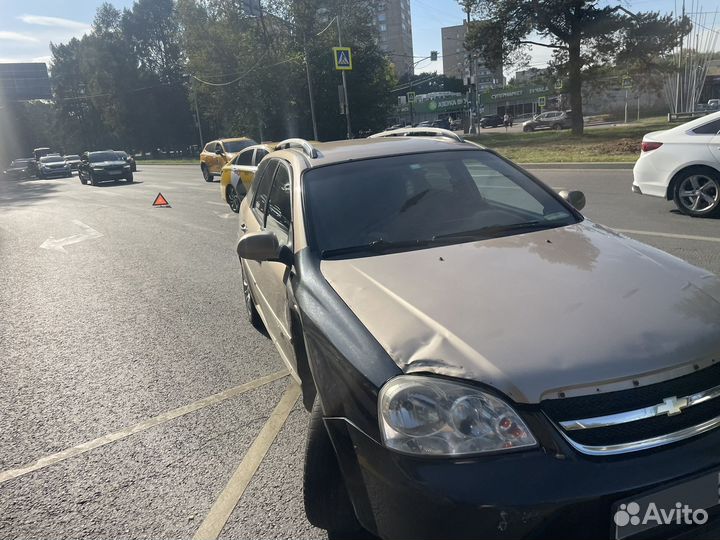 Chevrolet Lacetti 1.6 МТ, 2008, битый, 182 000 км