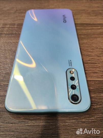 Vivo 1907 8/128