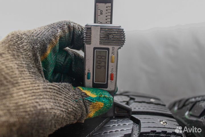 Goodyear Ultragrip 600 215/65 R16 98T