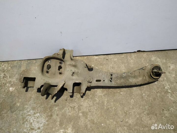 Кулак заднего колеса левый Форд Фокус 1 универсал