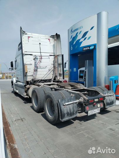 Volvo VNL 64T, 2004