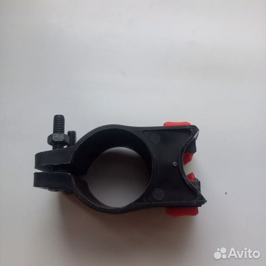 Крепление замка аелосипеда