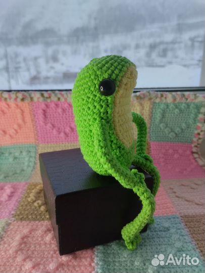 Вязаный лягушонок