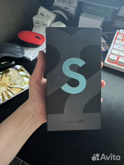 Samsung Galaxy S22, 8/256 ГБ