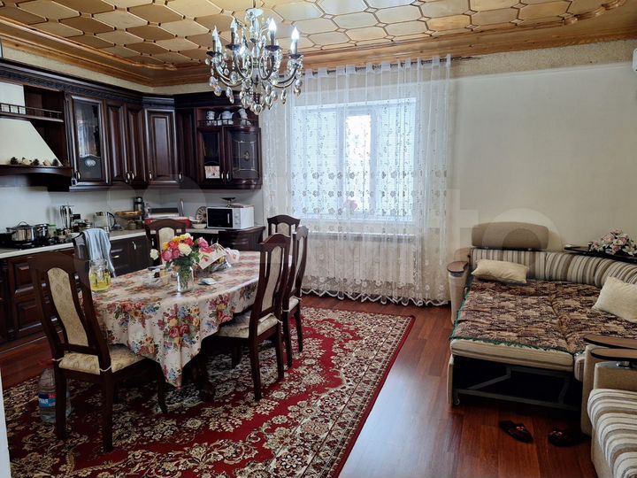 Дом 185 м² на участке 7 сот.
