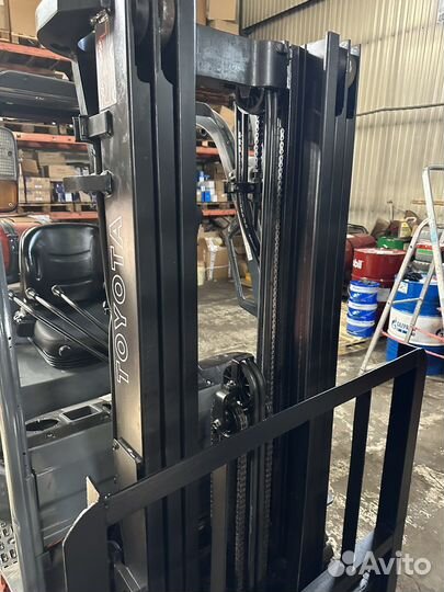 Вилочный погрузчик Toyota 32-8FG18, 2008