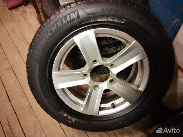 Колесо (запаска) на ниву