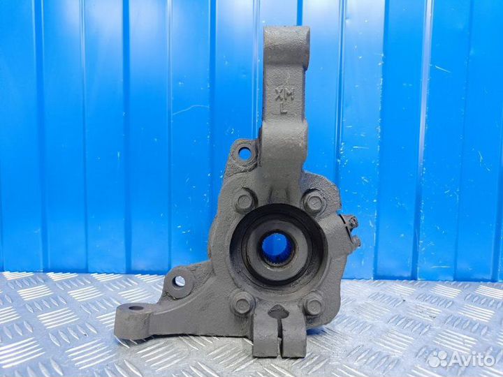 Кулак передний левый Kia Sorento 2 XM 2.2 D4HB