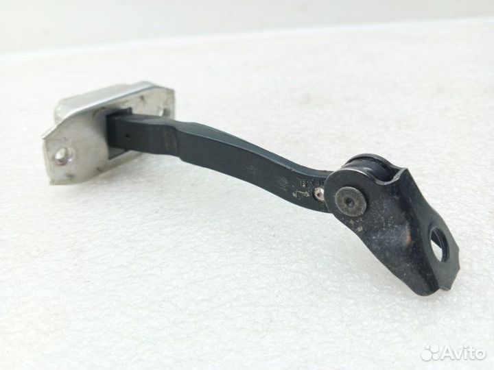 Ограничитель двери передний левый Nissan Qashqai