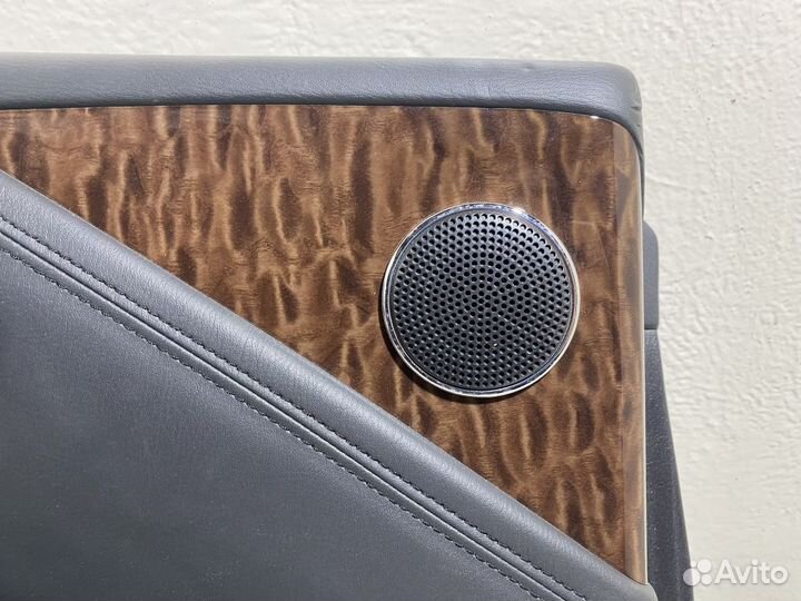 Обшивка двери задней левой Nissan Patrol Y62