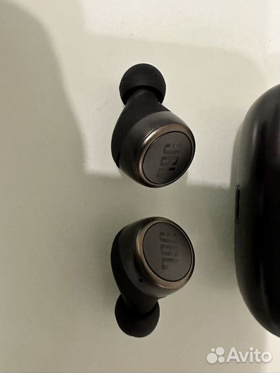 Беспроводные Наушники JBL live 300TWS черный