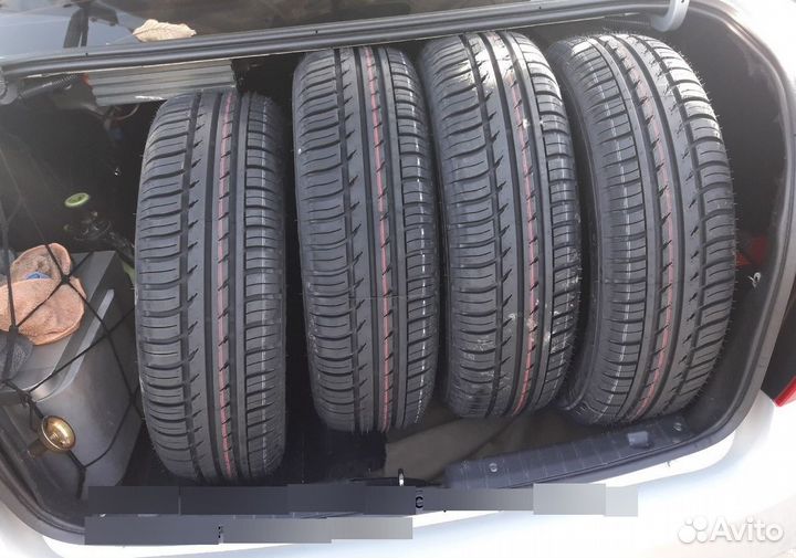 Yokohama Geolandar A/T G015 215/65 R16