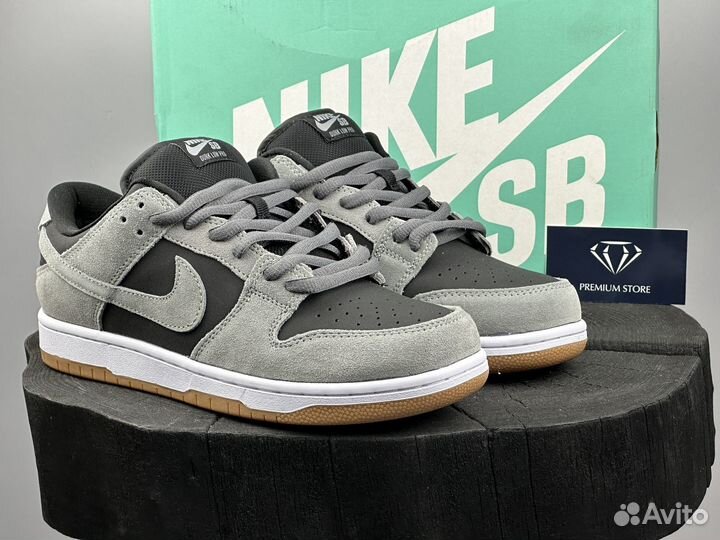 Кроссовки Nike SB Dunk Low Dark Grey Black Gum