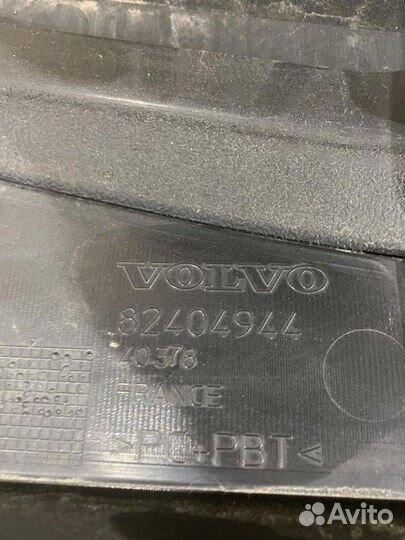 Решетка в бампер Volvo FMX 82404944