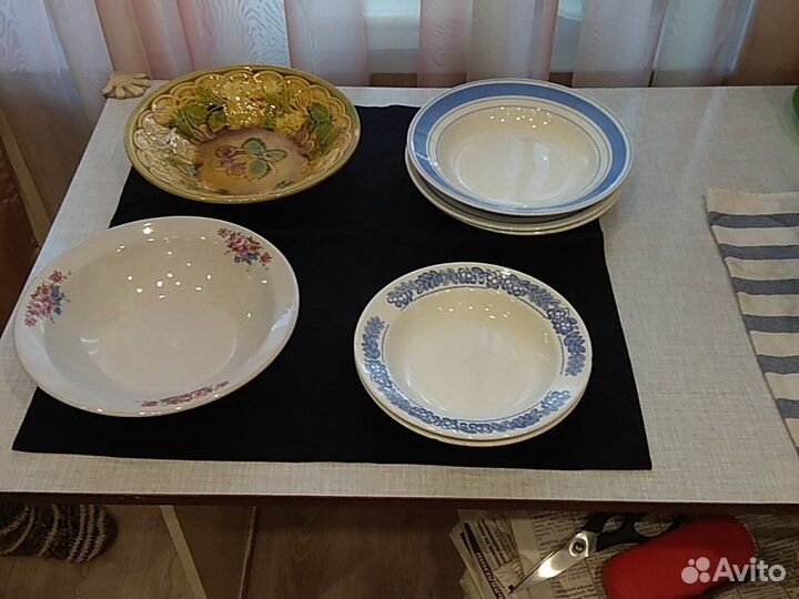 Утварь, банка тем. стекло, тарелки, салатник