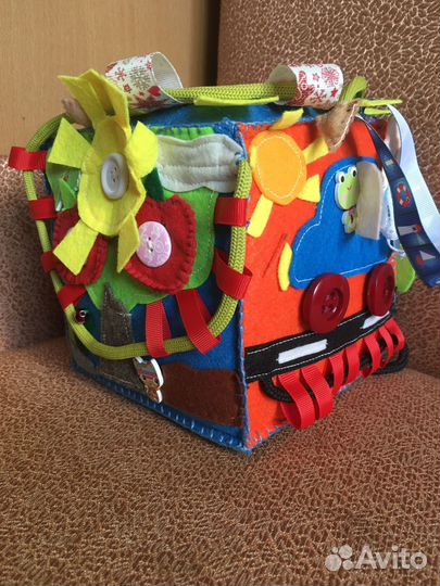 Развивающий кубик из фетра